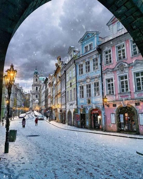 Prague in winter-Simply Feminine-Stumbit Explore